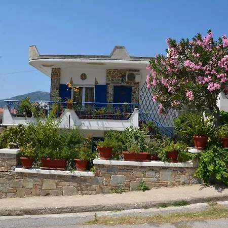 Holiday home Traditional Summer House In Marmari *
