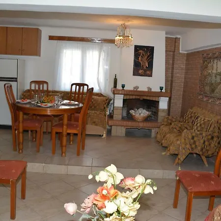 Traditional Summer House In Marmari Feriehus